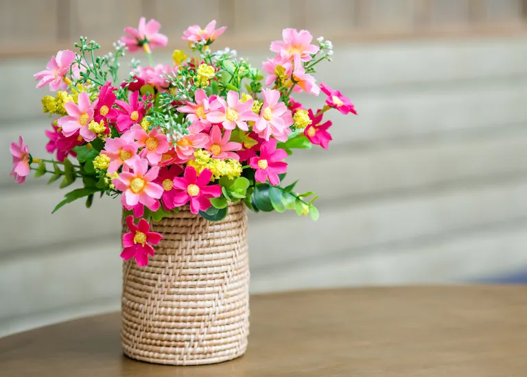 Nằm mơ thấy hoa giả là điềm báo gì? Đánh số nào trúng lớn? 10 Giấc mơ về việc ai đó dẫm lên hoa