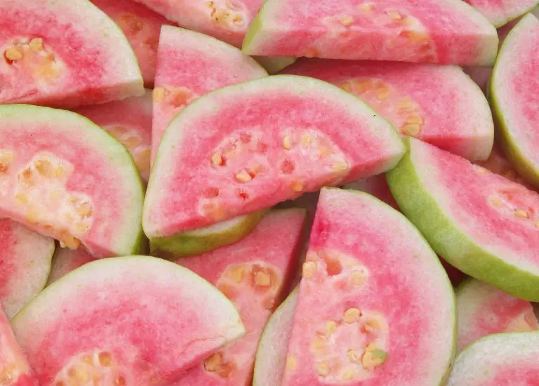 Giải mã ý nghĩa khi nằm mơ thấy ổi mang lại điềm báo gì
